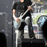 benjamin-burnley-of-band-breaking-benjamin-performing-live-on-stage-C6Y76R